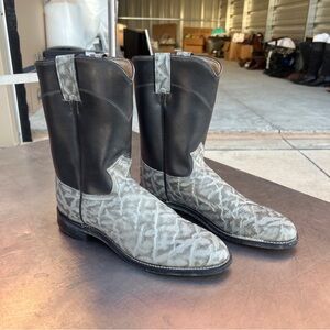 Diamond J (Justin) gray elephant print boots-size 10.5 B